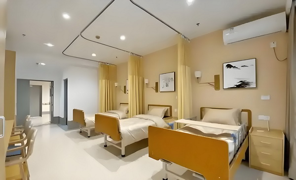 深圳落户评分_专访导演饶晓志：对《万里归途》满意和骄傲 归途满意和某次中活动
