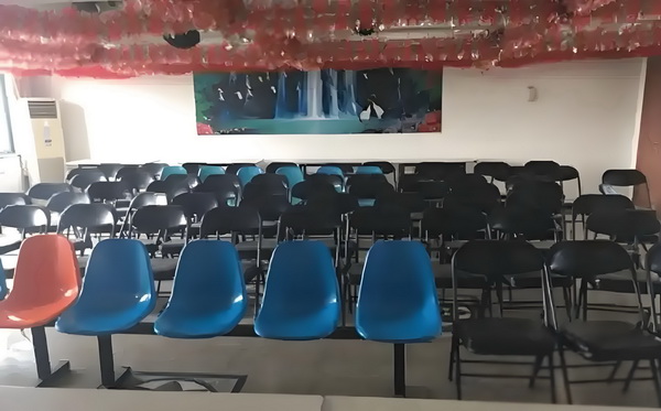 大学生能落户深圳吗_姜文被困在一个什么东西里 对然后就痛苦越做越不发现